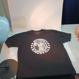 (1) Pre-owned Johnny Knoxville ‘Self Defense’ TeeSize: Men's / US XL / EU 56 / 4